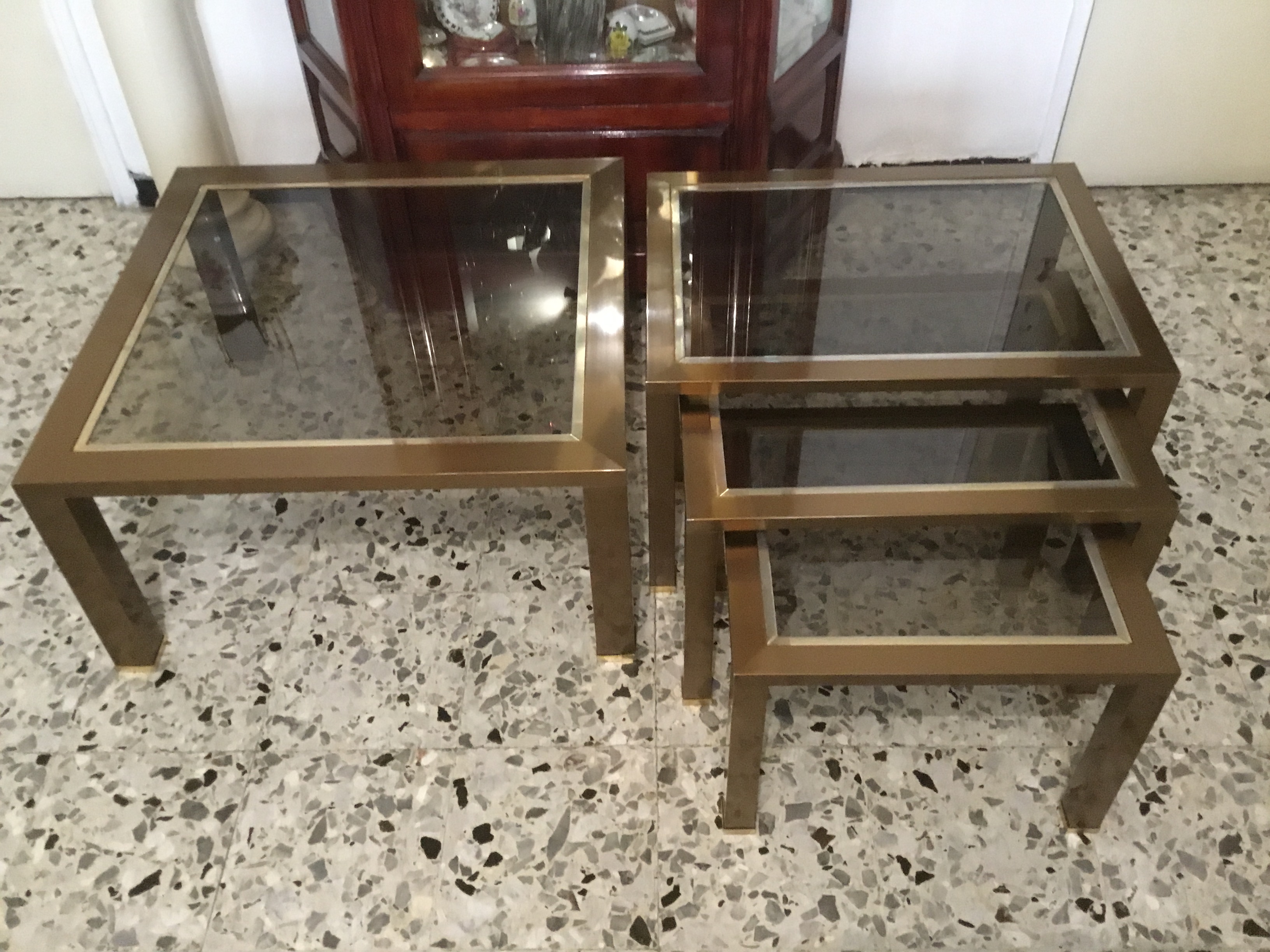 Ensemble de 4 tables basses en laiton et verre ann�es 1970 350 Sainte-Foy-l�s-Lyon (69)