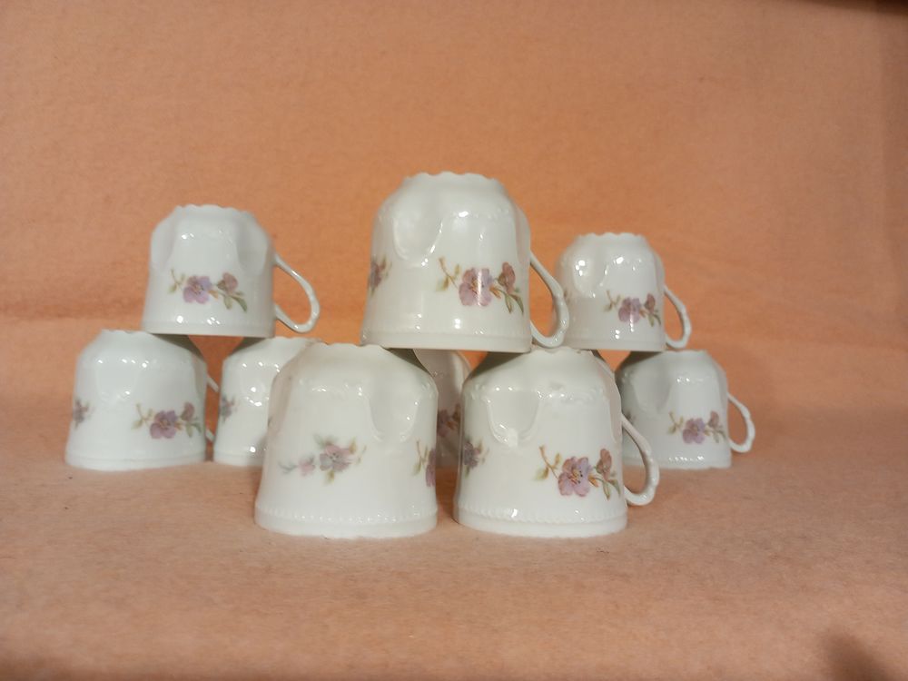 Ensemble de 10 tasses porcelaine de limoges 25 Paris 9 (75)