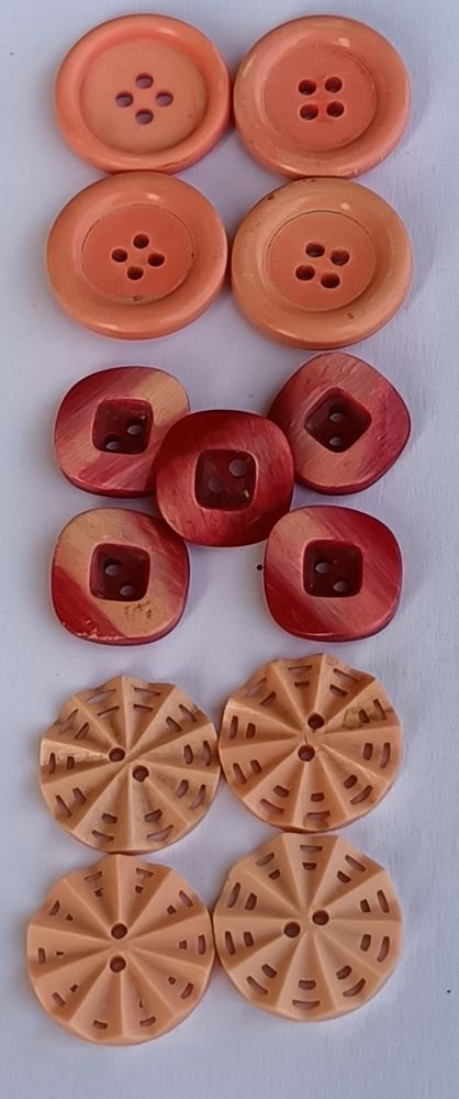 Bel ensemble technique de 13 boutons vintage  LOT N�7 0 Thonon-les-Bains (74)