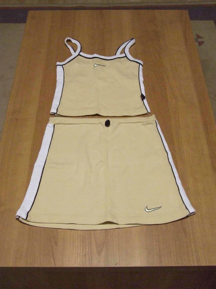 Ensemble (tennis) jupe et d�bardeur, NIKE, Sable et blanc 26 Bagnolet (93)