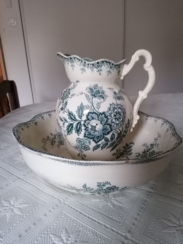 ENSEMBLE DE TOILETTE 120 Fr�jus (83)