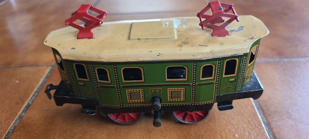 ensemble train �lectrique. 0 Ch�teaurenard (13)