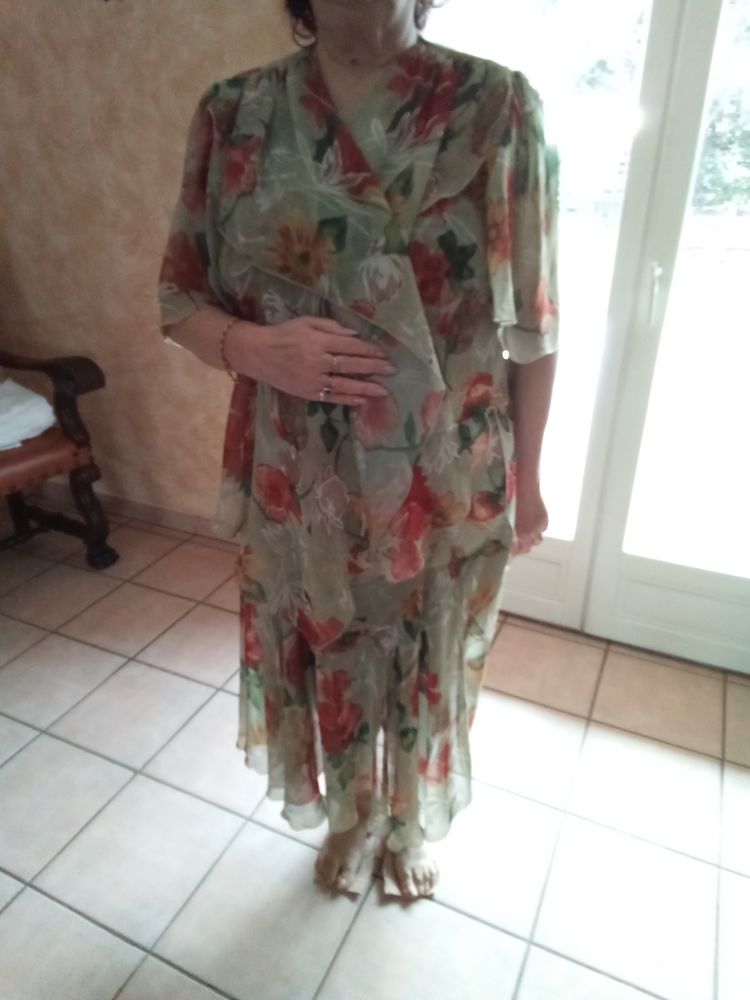 Ensemble tr�s chic voile. 80 Fr�jus (83)