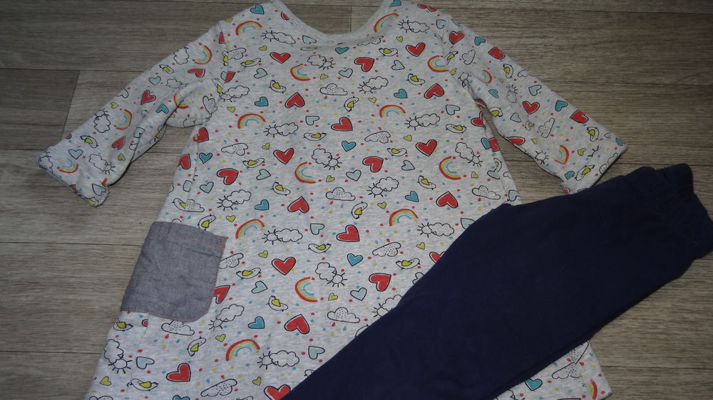 Ensemble tunique legging vert Baudet 4ans 8 Mesnil-Raoul (76)