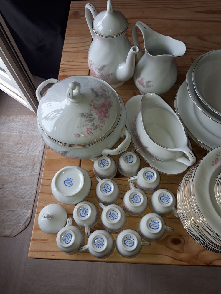 Ensemble vaisselle Porcelaine v�ritable. 250 Alizay (27)