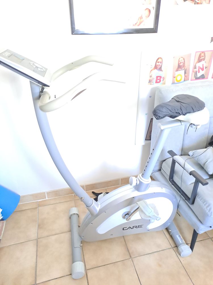 ensemble de v�los et accessoires 0 Donz�re (26)