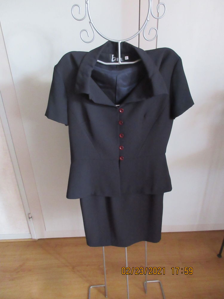 Ensemble veste et jupe droite 20 Carnoux-en-Provence (13)