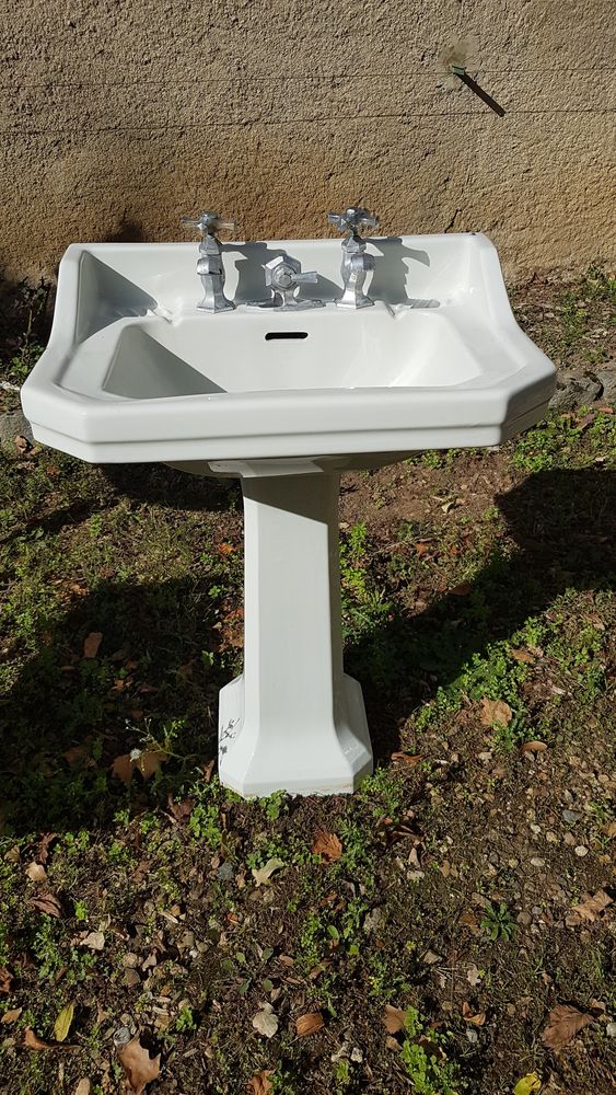 Ensemble Vintage - Bidet et Lavabo sur colonne et +++ 0 Fleury-la-Montagne (71)