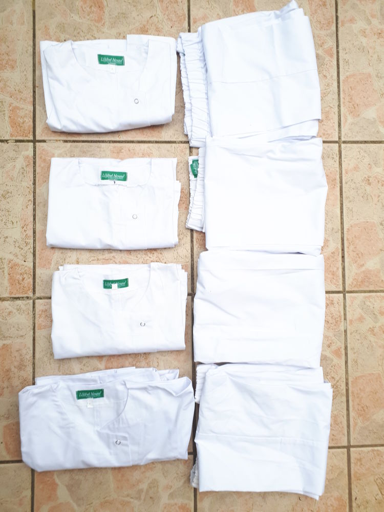 Ensembles Blouses et Pantalons blancs neufs 15 Montigny-Lencoup (77)