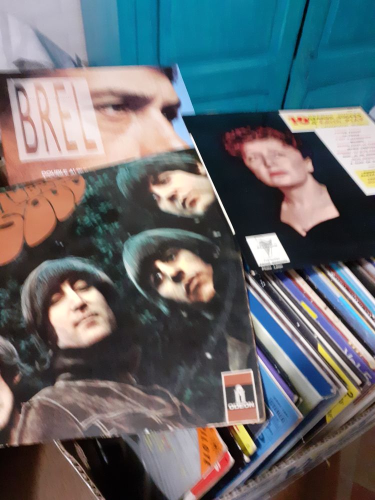 lot entier Vinyles 45T et 33T 1600 Saint-Nom-la-Bret�che (78)