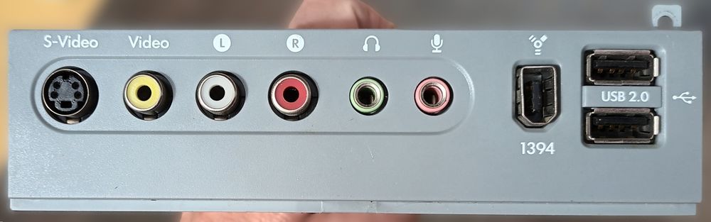 Entr�e pour HP Pavilion t3000 8 Romagnieu (38)