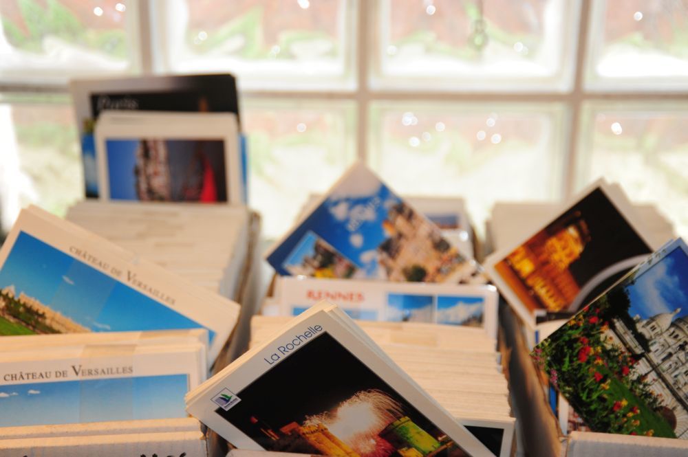 Lot d'environ 2150 cartes postales modernes neuves 120 Sannois (95)