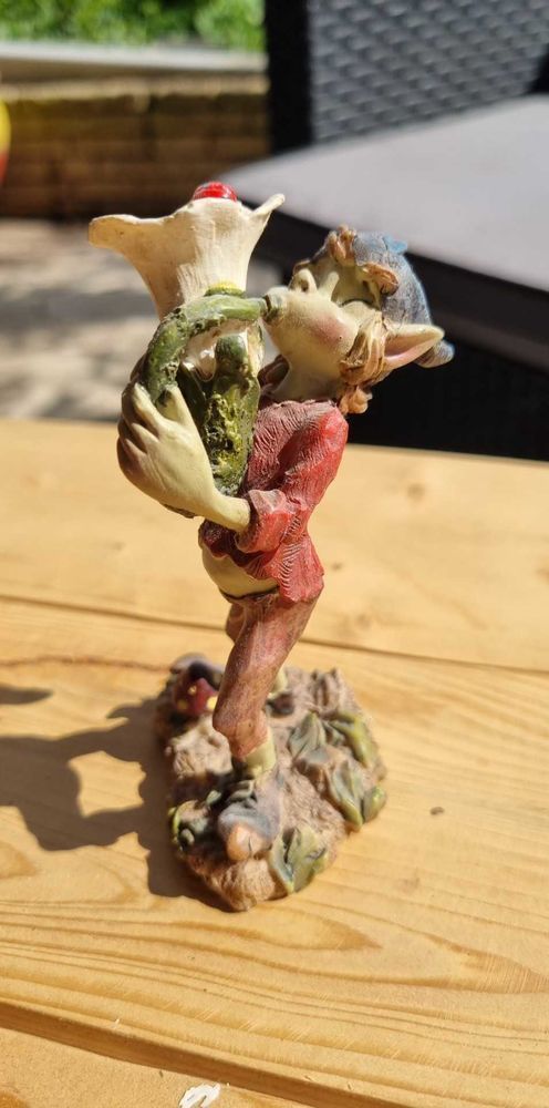 Lot de environ 14 trolls. Marque PIXIES. 100 Oullins (69)