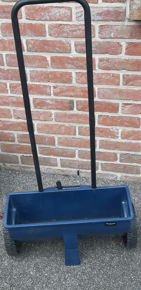 �pandeur � engrais et semis 15 Hombli�res (02)