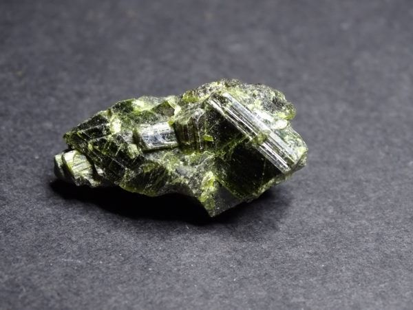 Epidote Mahazoma Madagascar 16gr 36 x 20 x 17 mm 20 La Petite-Raon (88)