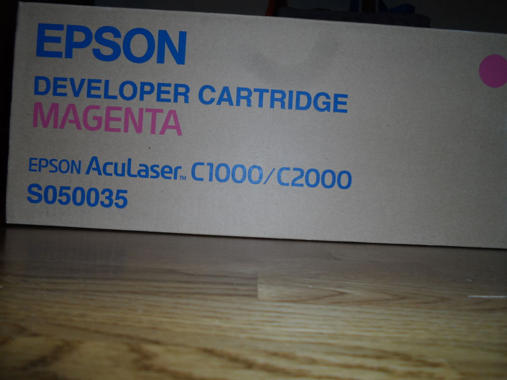 EPSON C1000/C2000 - Toner magenta 30 Amb�rieux-en-Dombes (01)