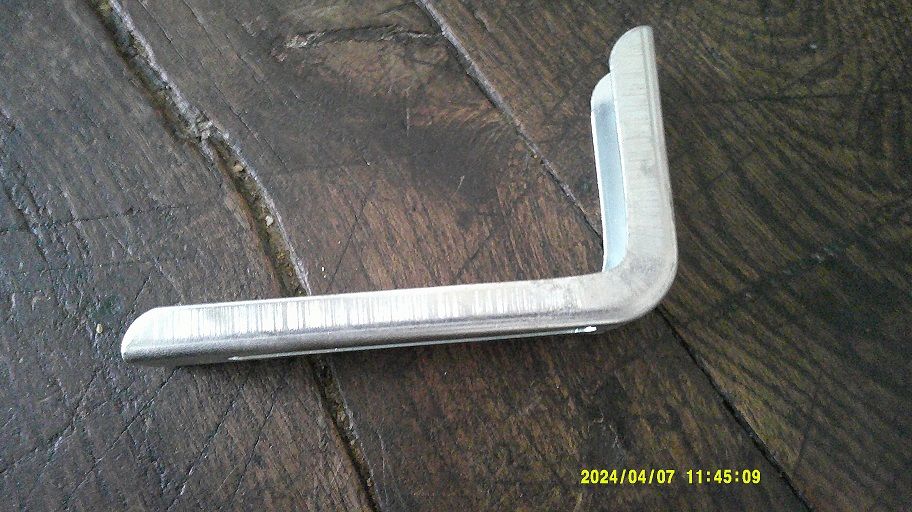 24 EQUERRES DE FIXATION 30 Saint-Denis-en-Val (45)