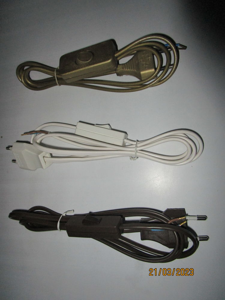 �quipement �lectrique pour lampe de chevet 2 Chanteloup-en-Brie (77)