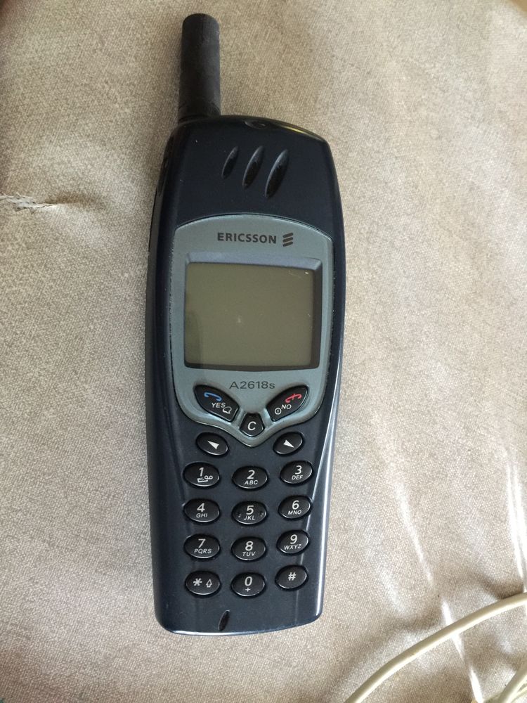 Ericsson portable A2618s ancien 38 Reims (51)