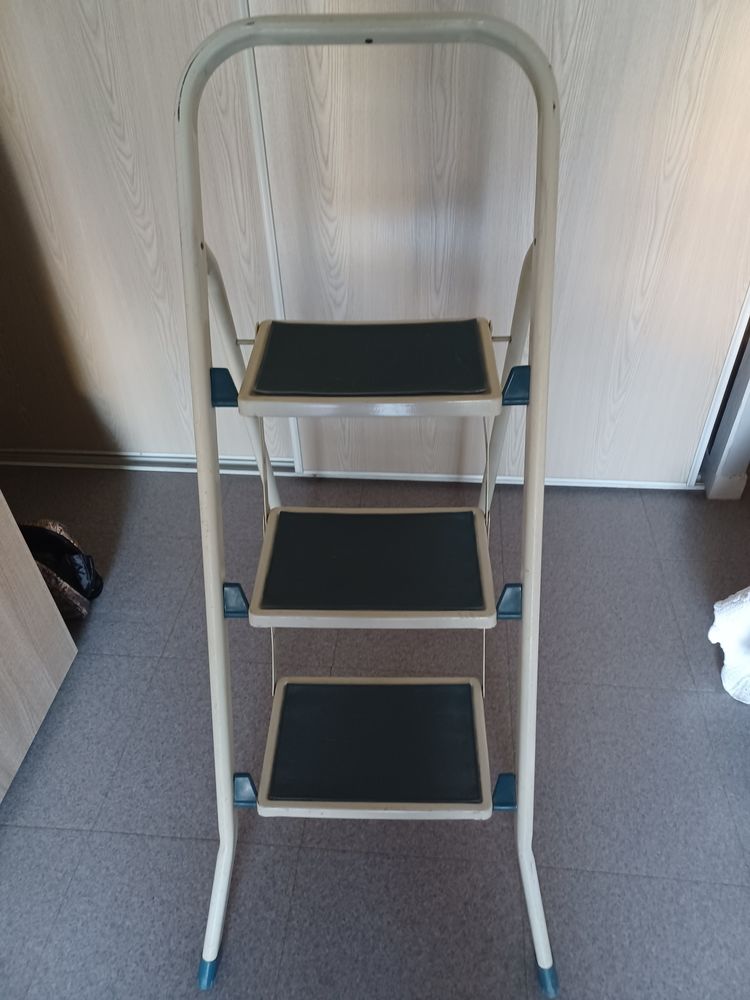 ESCABEAU 30 Villeurbanne (69)