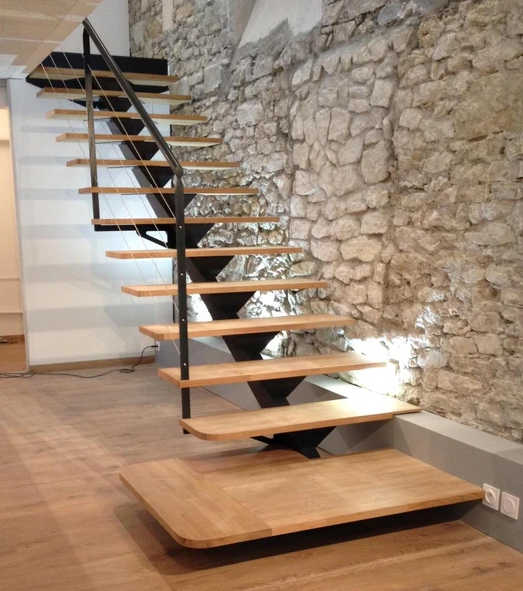 escalier limon centrale contemporain 850 Nevers (58)