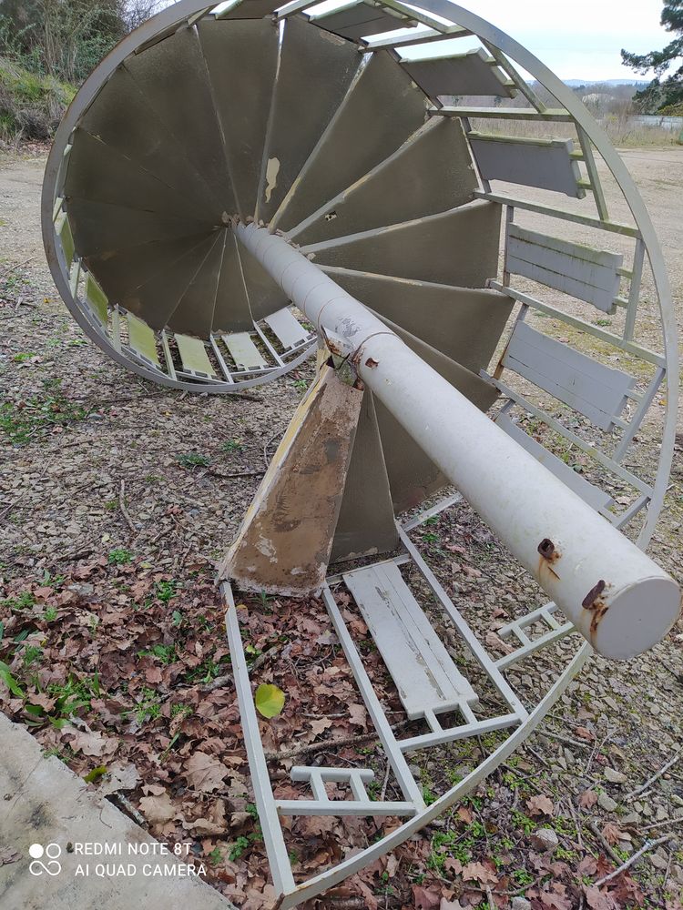 ESCALIER METALLIQUE 800 Plourin-l�s-Morlaix (29)