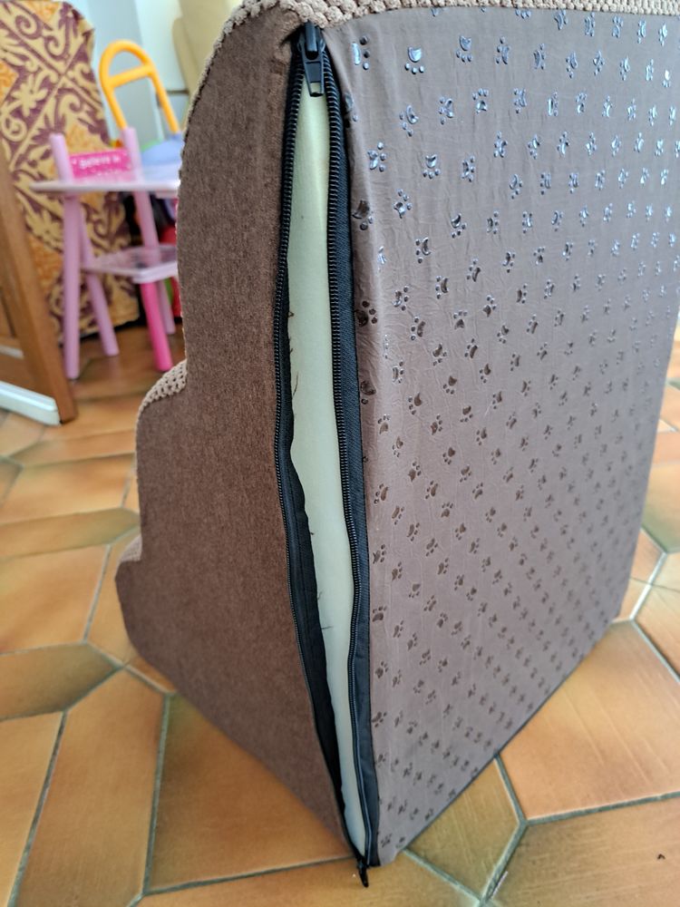 escalier trois marches pour chien 15 Jouy-le-Moutier (95)