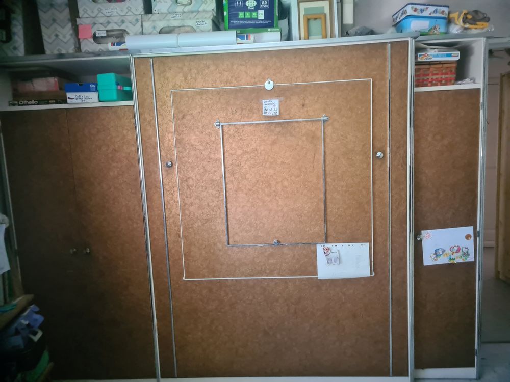 lit escamotable 2 places et ses colonnes 120 St Isidore (06)