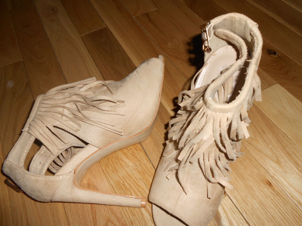 escarpin daim femme TB�tat 50 Aumale (76)