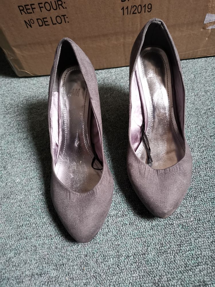 Escarpin gris H 10 Villemomble (93)