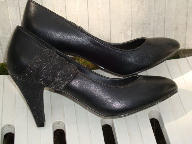 Escarpin noir en cuir 12 Sevran (93)