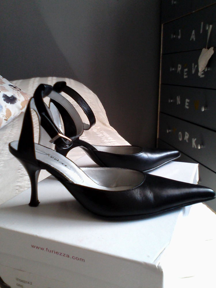 ESCARPINS AVEC BRIDE 0 Marseille 13 (13)