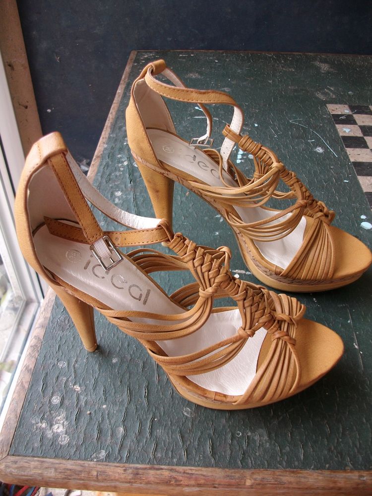 Escarpins Camel � talons de 11 cm pt 38-neuf 15 Bouxwiller (67)