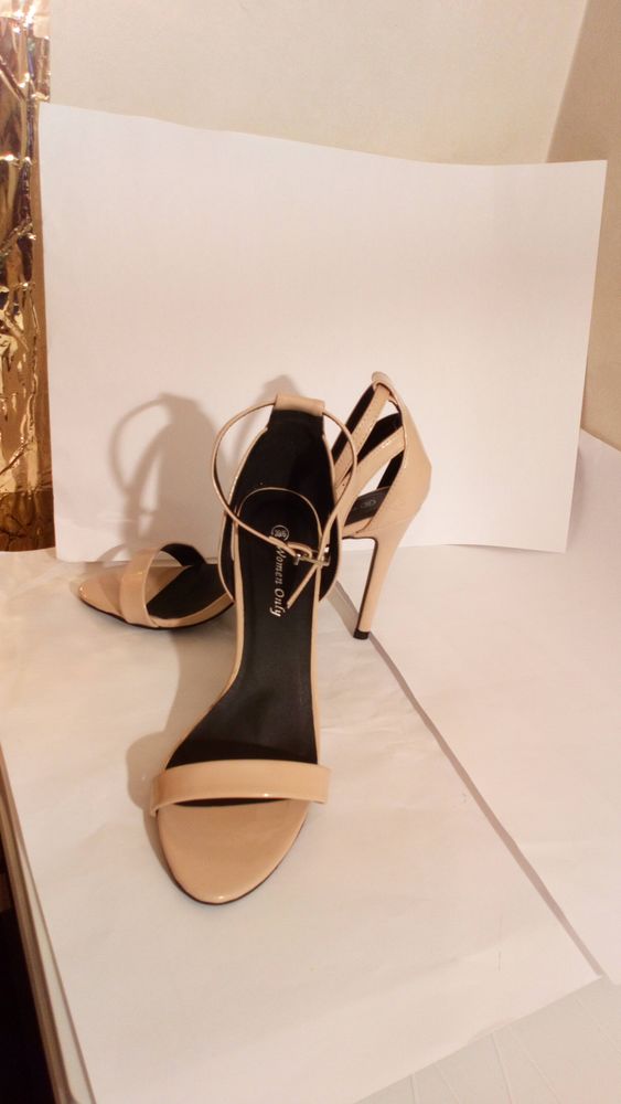 Escarpins chaussure 39 Tr�s Bon Etat 25 Saint-Priest (69)