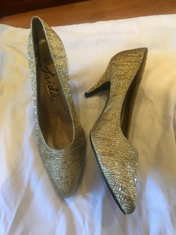 Escarpins dor�s brillants pointure 39 8 Angoul�me (16)