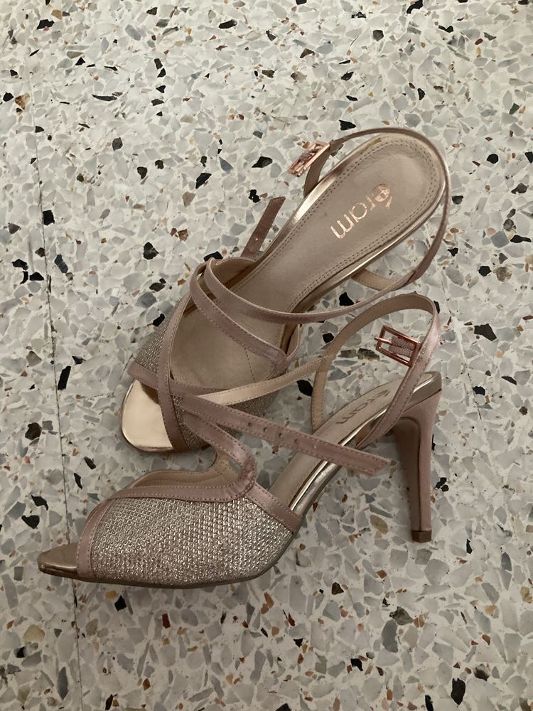 Escarpins Eram Taille 37 Neufs Talons 8,5 cm 30 Antibes (06)