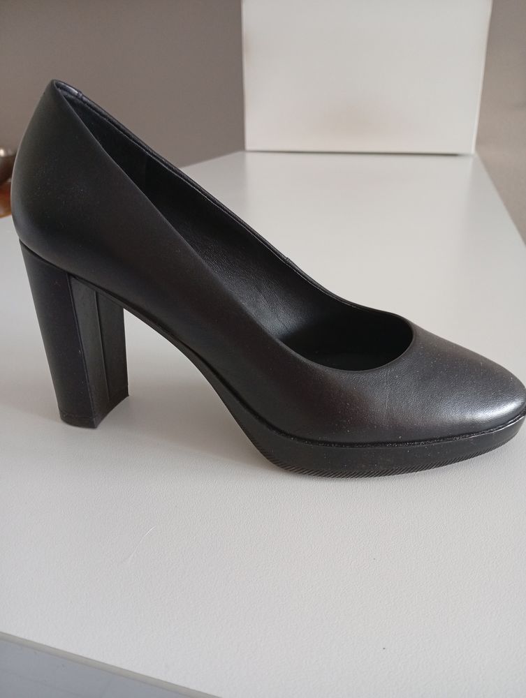 Escarpins GEOX neuf 40 Sassenage (38)