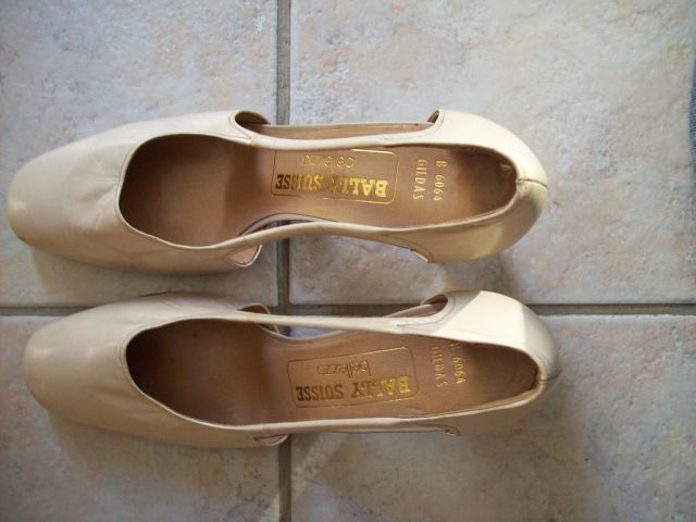 Escarpins de marque Bally Suisse tout cuir neuves 37 10 Montigny-le-Bretonneux (78)