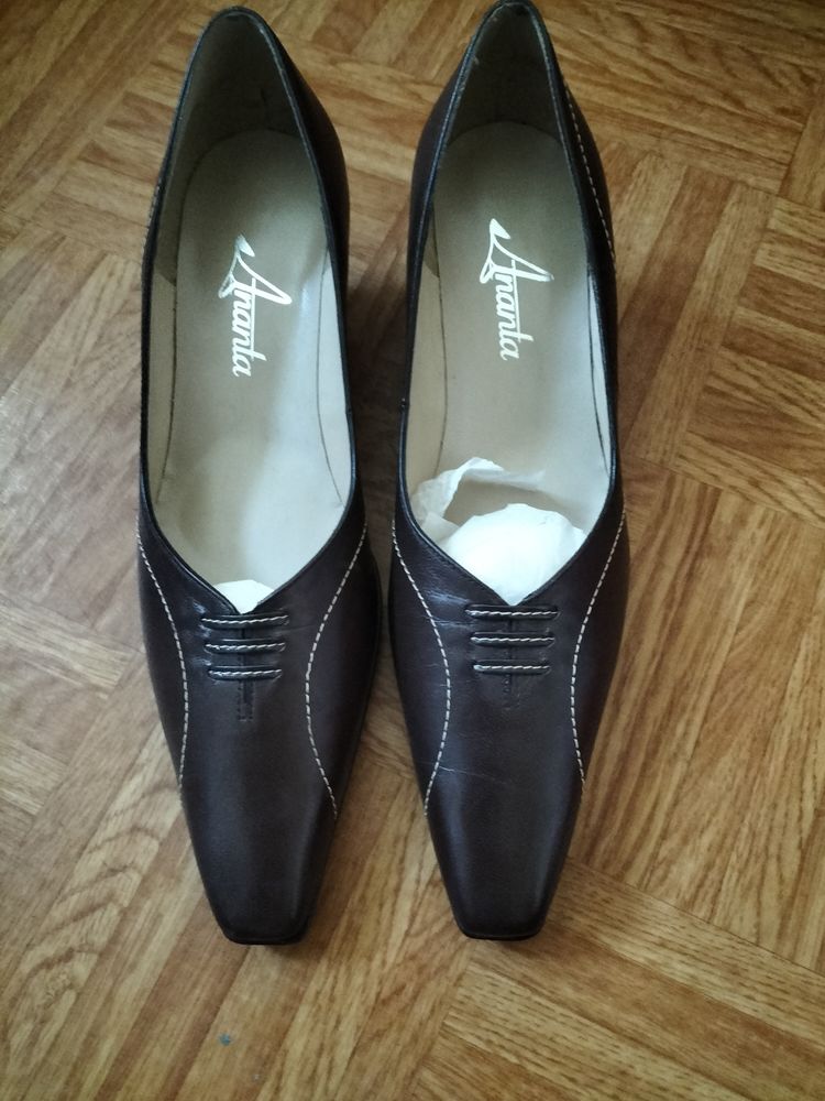 Escarpins marron fonc� 30 Paris 18 (75)