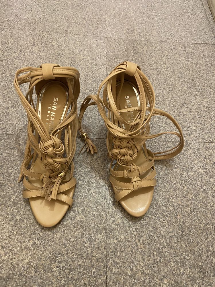 Escarpins neuves � lacet San Marina 15 Paris 13 (75)