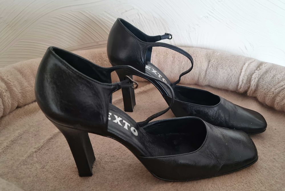 Escarpins noir pointure 39 25 Oullins (69)