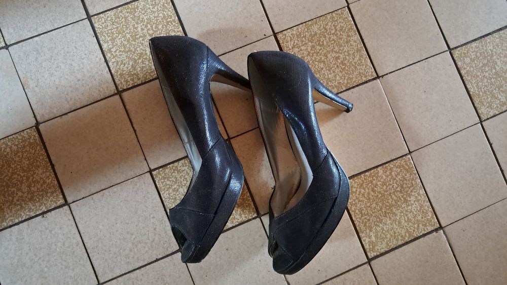   escarpins noir talon 10cm  ,pointure  39 20 Xertigny (88)