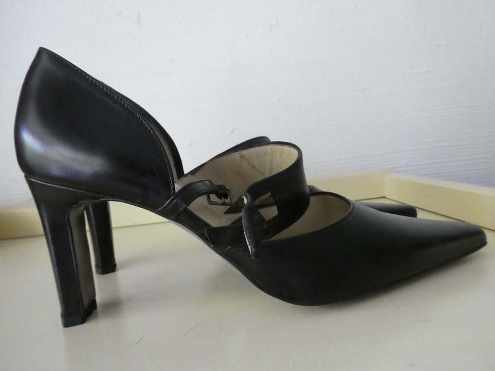 escarpins noirs en cuir marque Ananta 15 Marseille 9 (13)