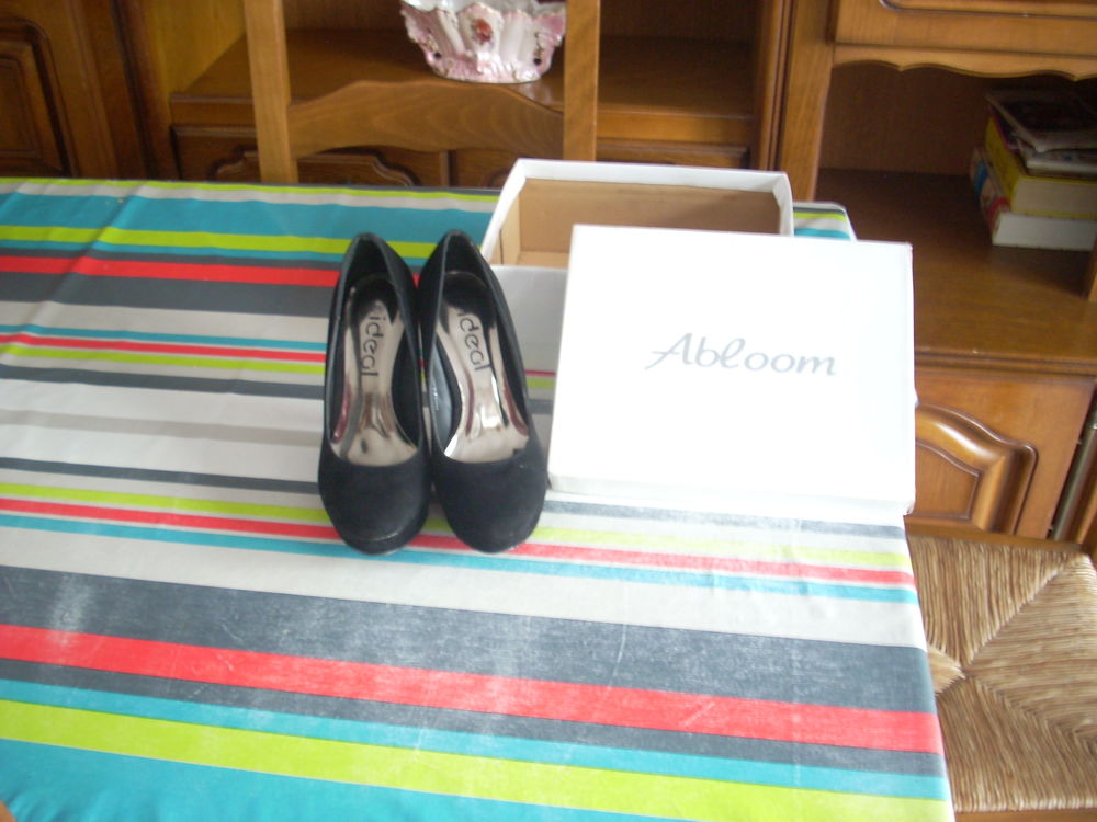 Escarpins noirs en Daims 38 femme 20 Herblay (95)