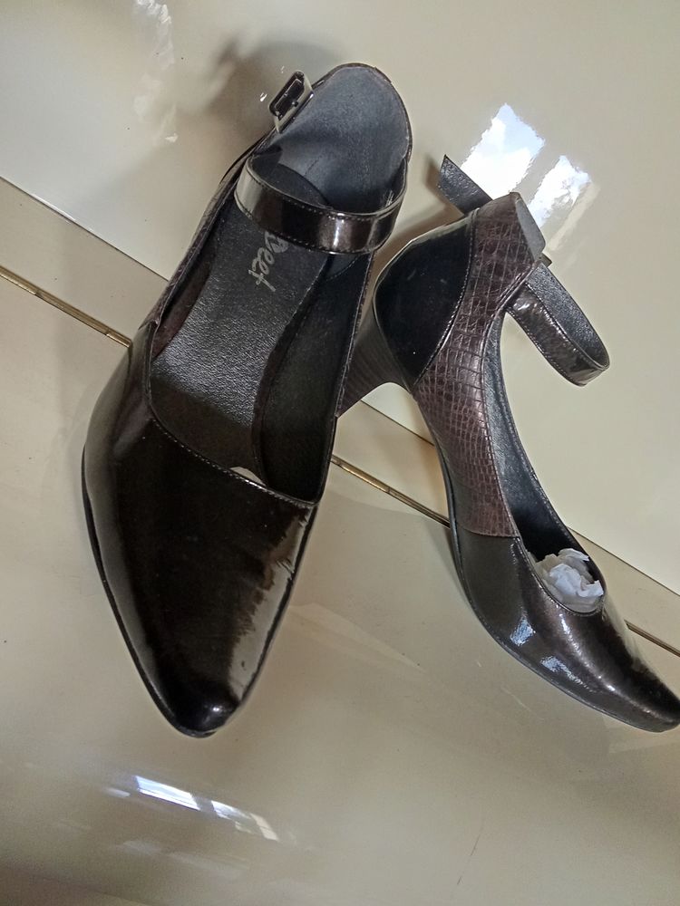 Escarpins pointure 37, talon moyen 25 �couis (27)