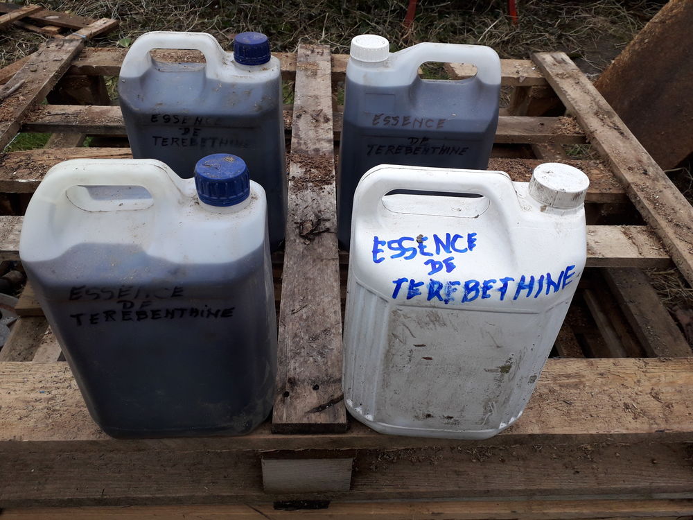  Essence de T�r�benthine  issue du p�trole . 65 Wicres (59)