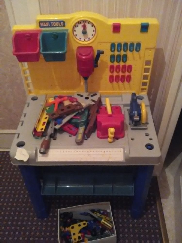 �tabli avec ses outils 30 Saint-Galmier (42)