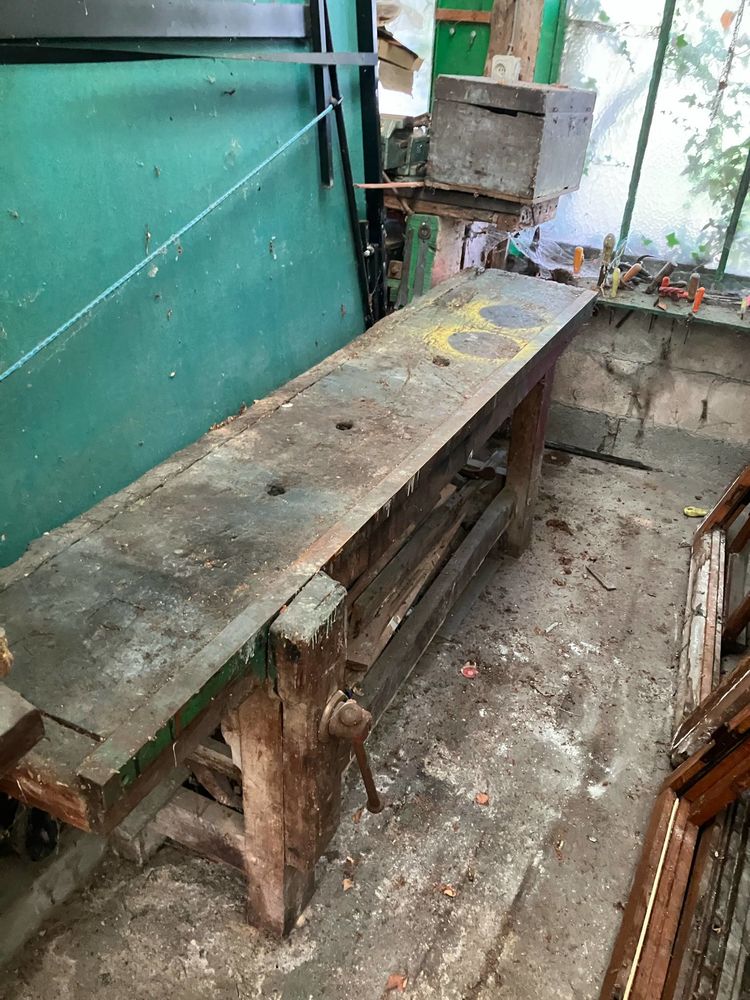 ETABLI AVEC SERRE JOINT 200 Ch�teaumeillant (18)