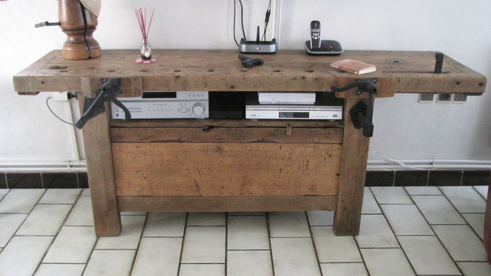 �tabli de menuisier remis en �tat et transform� en buffet 890 Corbelin (38)