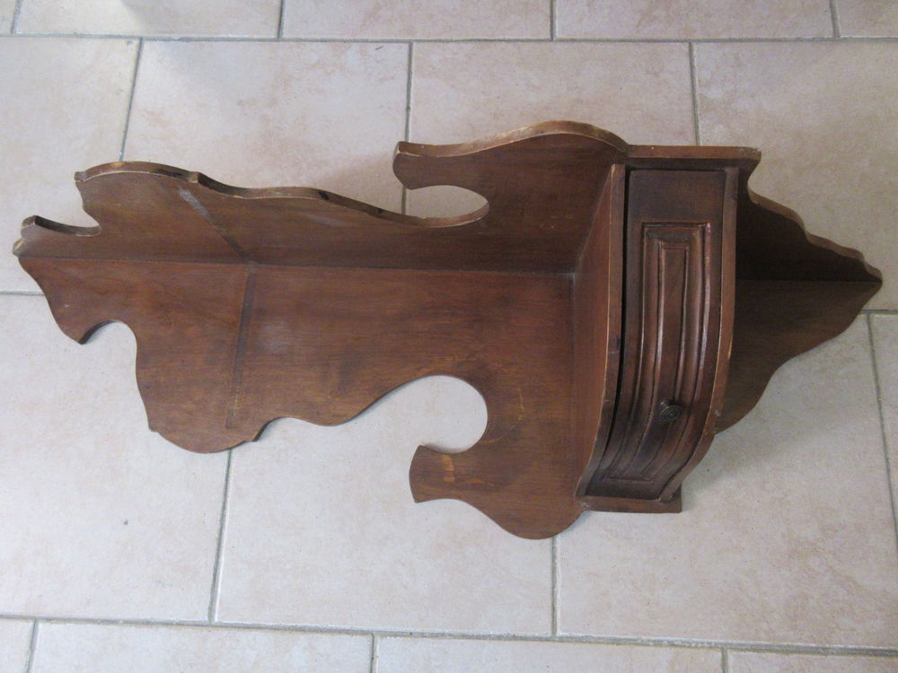 Etag�re d'angle � tiroir 0 Grasse (06)